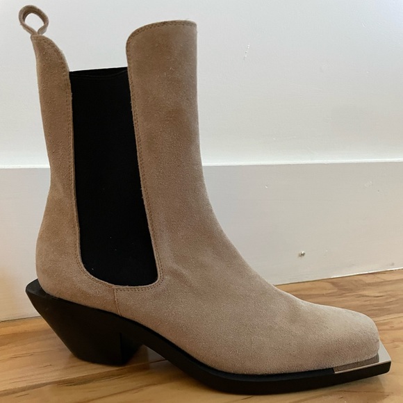 BRAND NEW NEVER WORN Barbara Bui boots.